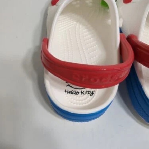 Hello Kitty CROCS!! - Picture 11 of 14